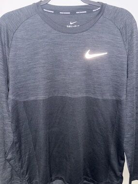 Nike Men's Two-Tone Gray Black Dri-FIT Long-Sleeve Training Top